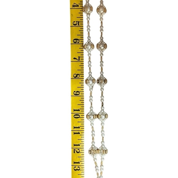 Jewelry - Vintage Unique faux Pearl cluster Beaded Necklace
